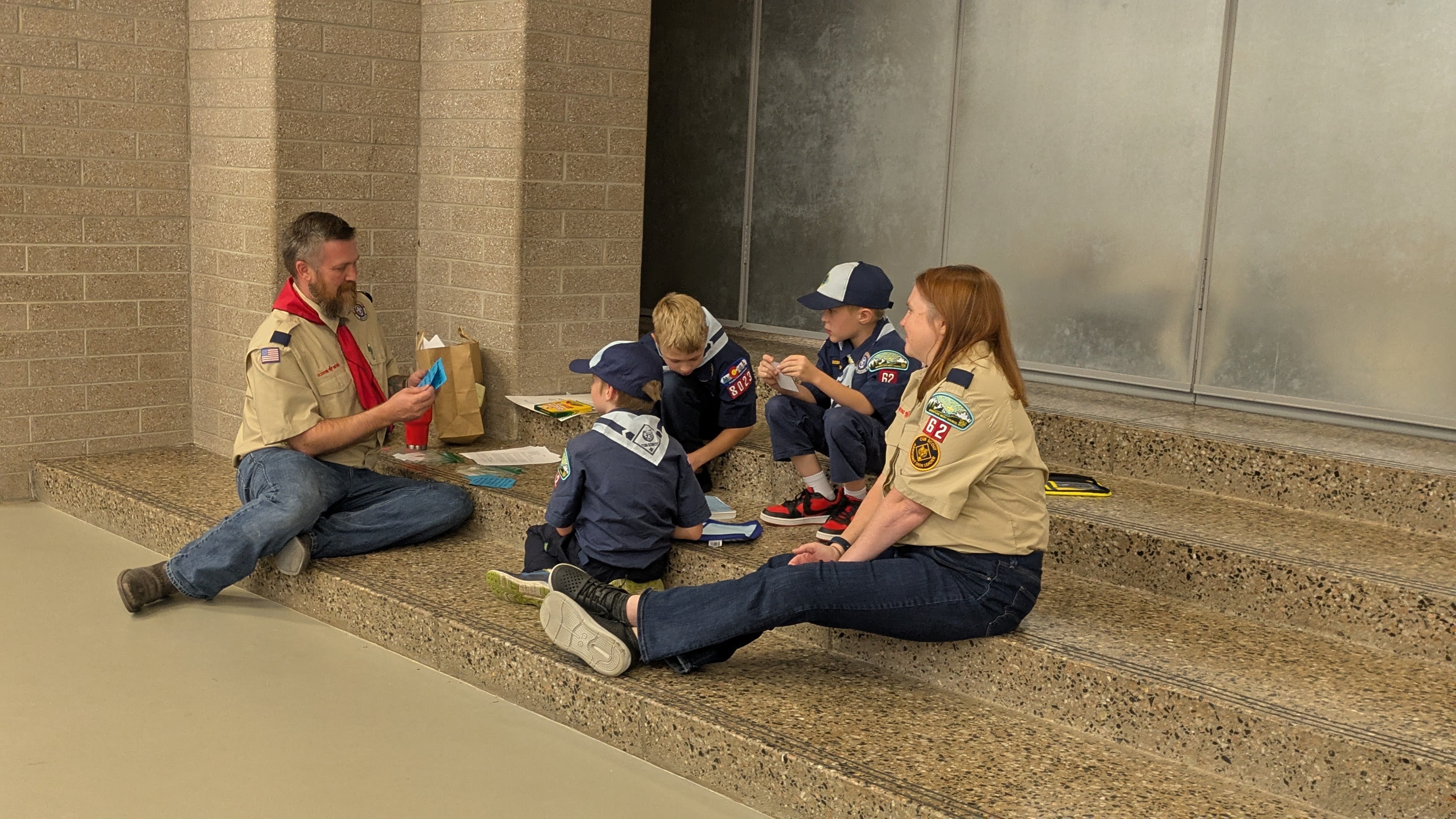 Pack 62 den meeting with scouts and leaders